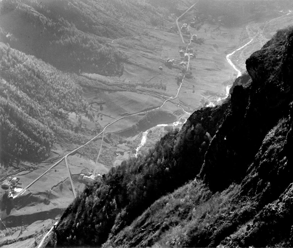 La valle dai monti di Valbondione · Historify