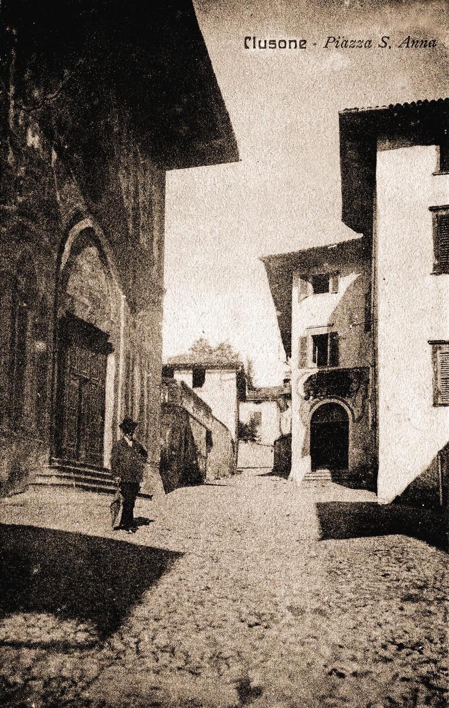 Anni '10: Clusone, Piazza Sant'Anna · Historify