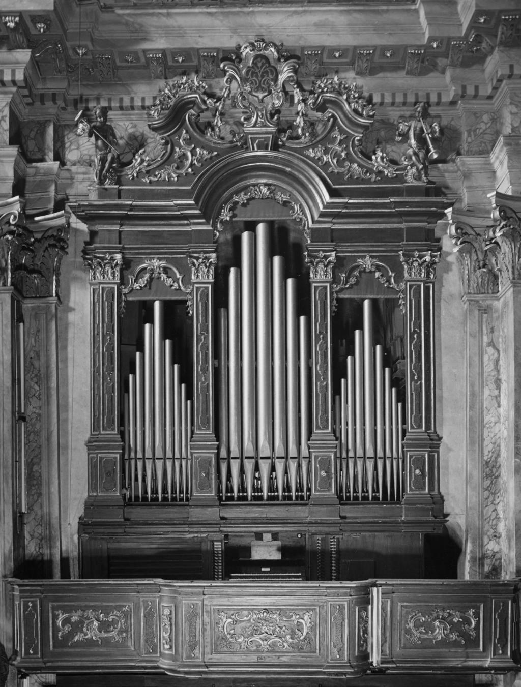 Organo nella Chiesa di Clusone · Historify