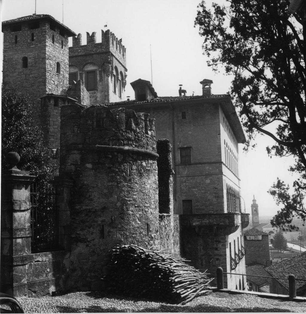 Vista Sul Castello, Costa Di Mezzate · Historify