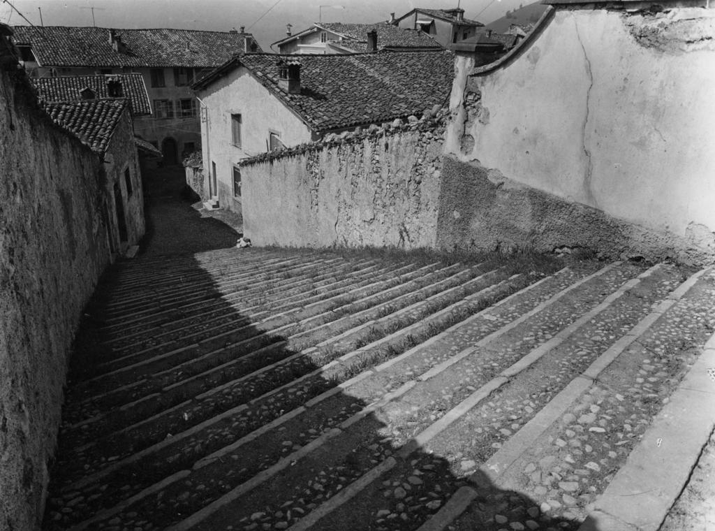 Scalinata a Clusone · Historify