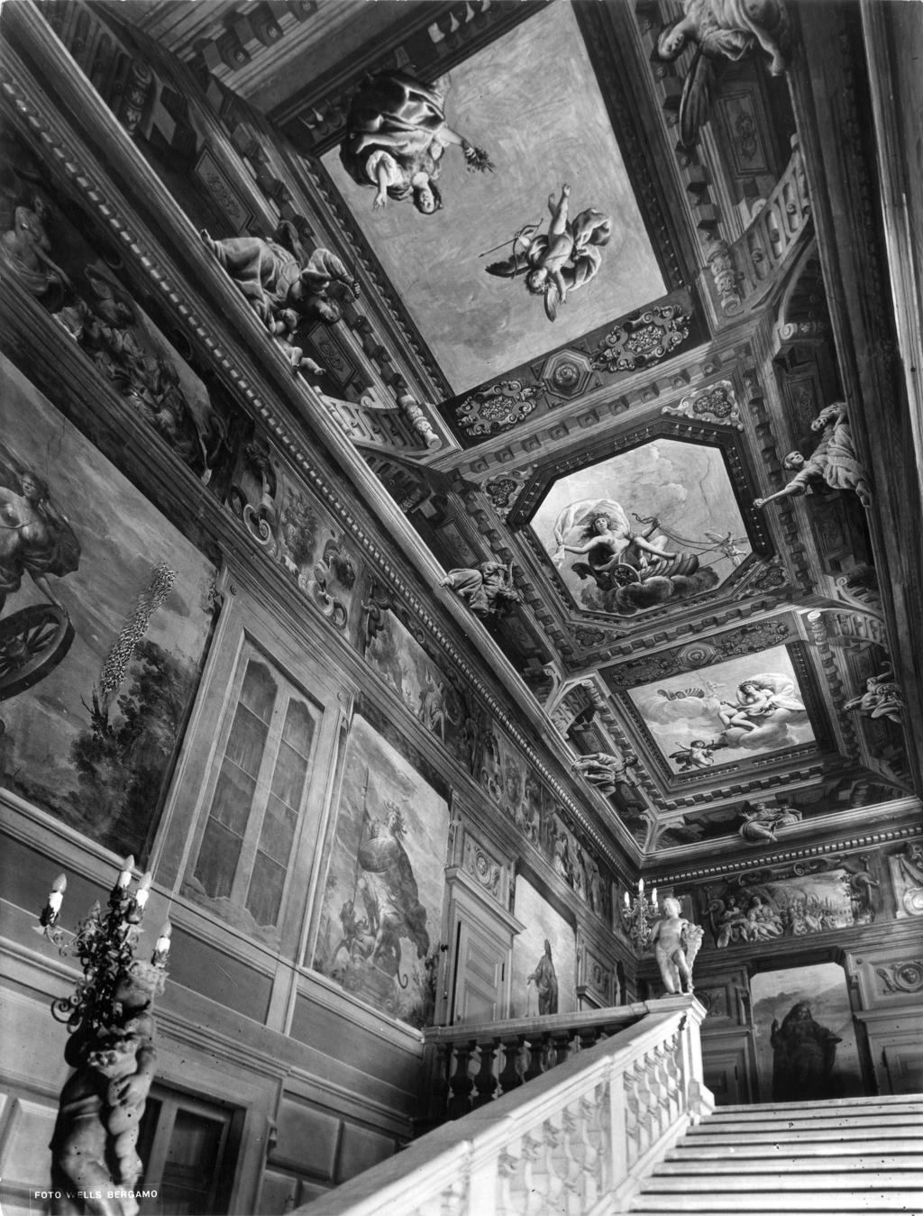 Soffitto affrescato di Casa Moroni · Historify