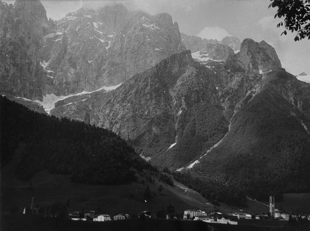 Veduta di Castione della Presolana · Historify