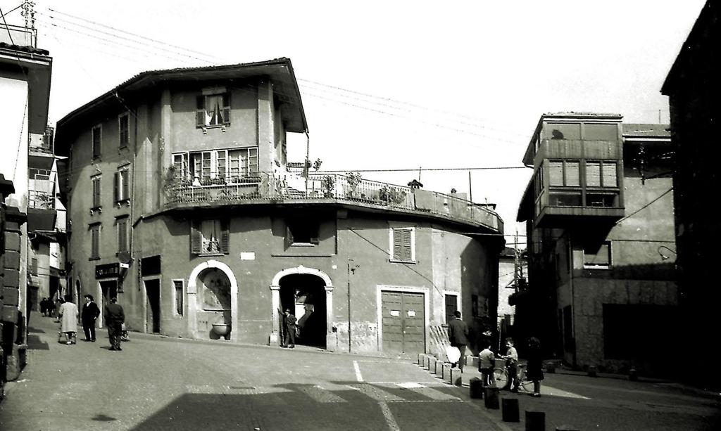 Piazza Paradiso-Edificio Da Abbattere · Historify