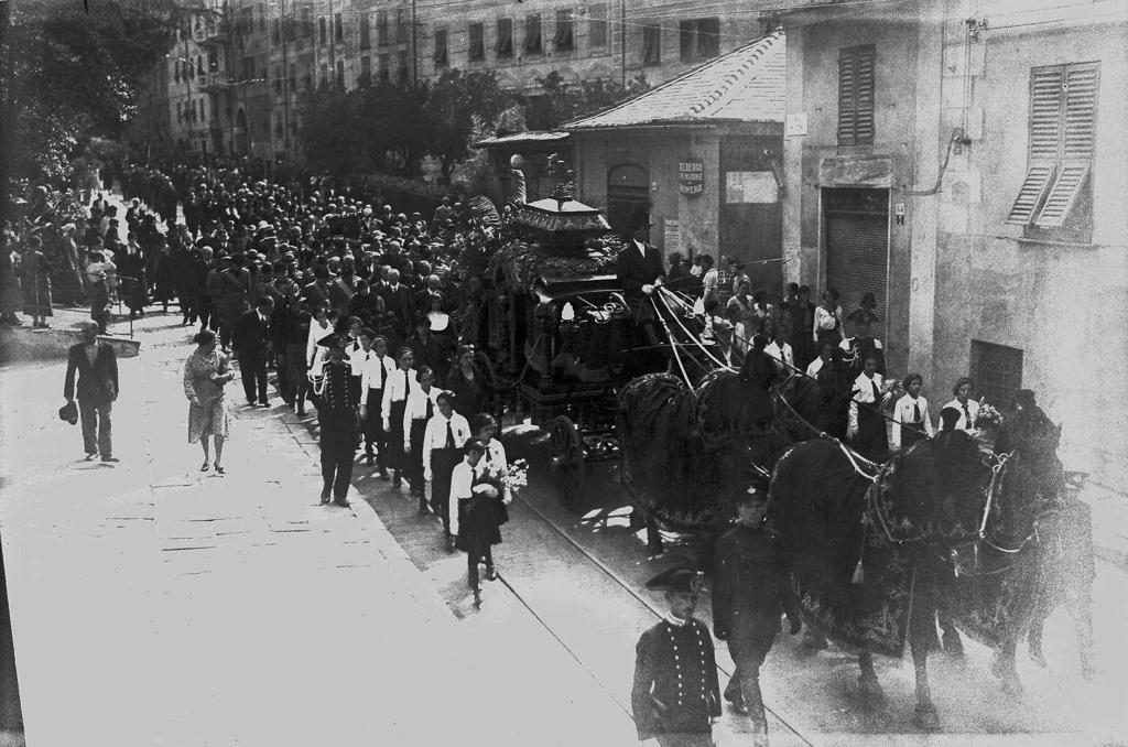 Corteo Funebre Generale Fara · Historify