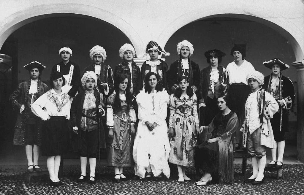 Figuranti In Costume · Historify
