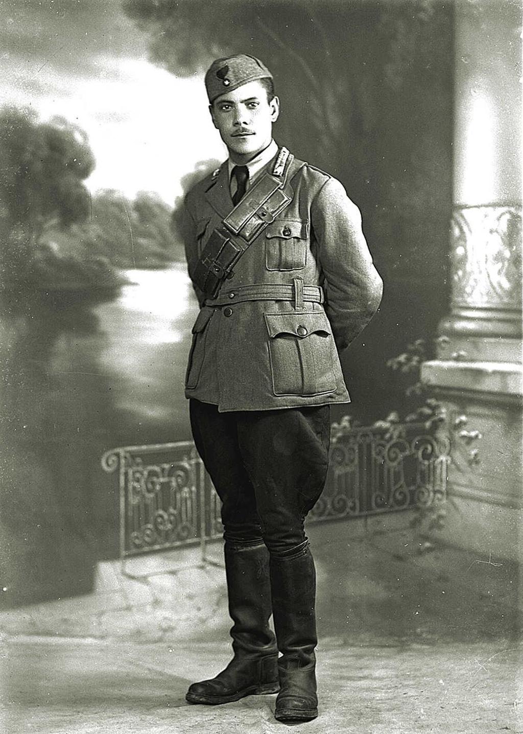 Carabiniere Cotugno · Historify