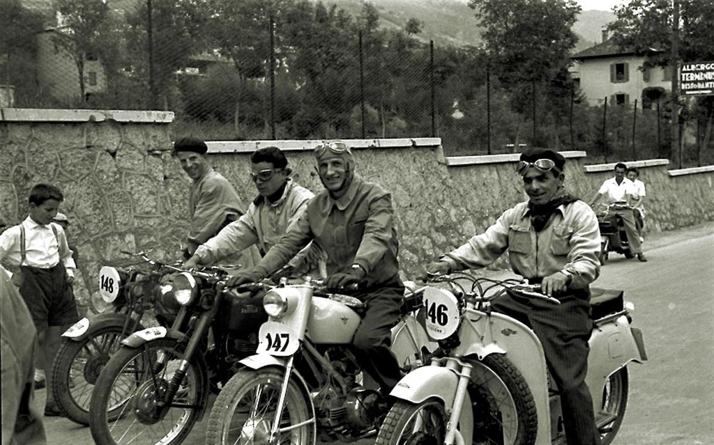 1951-Clusone-Gara Dei Motociclisti · Historify