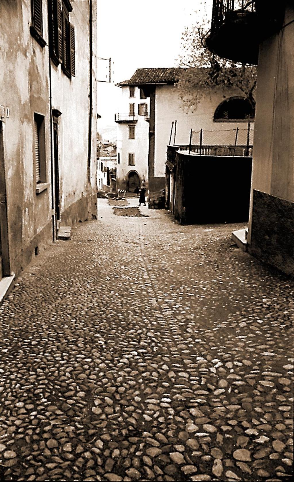 Scorcio Di Piazza S.Anna · Historify
