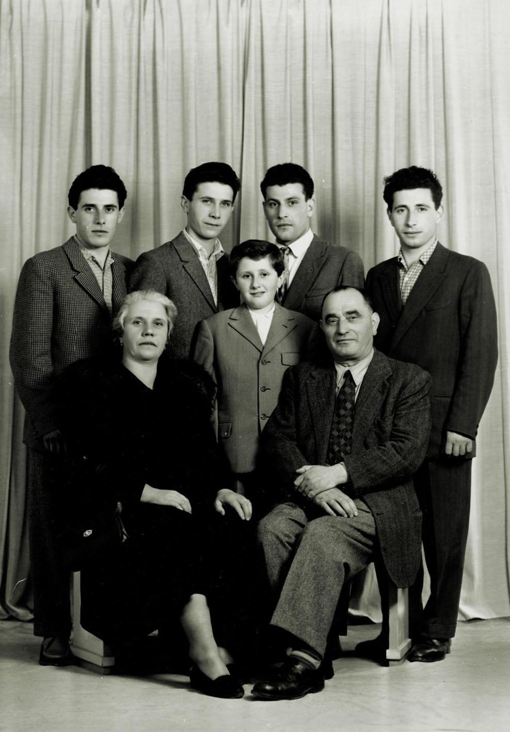 Fam. Bertocchi, Al Centro Pio Manzu · Historify