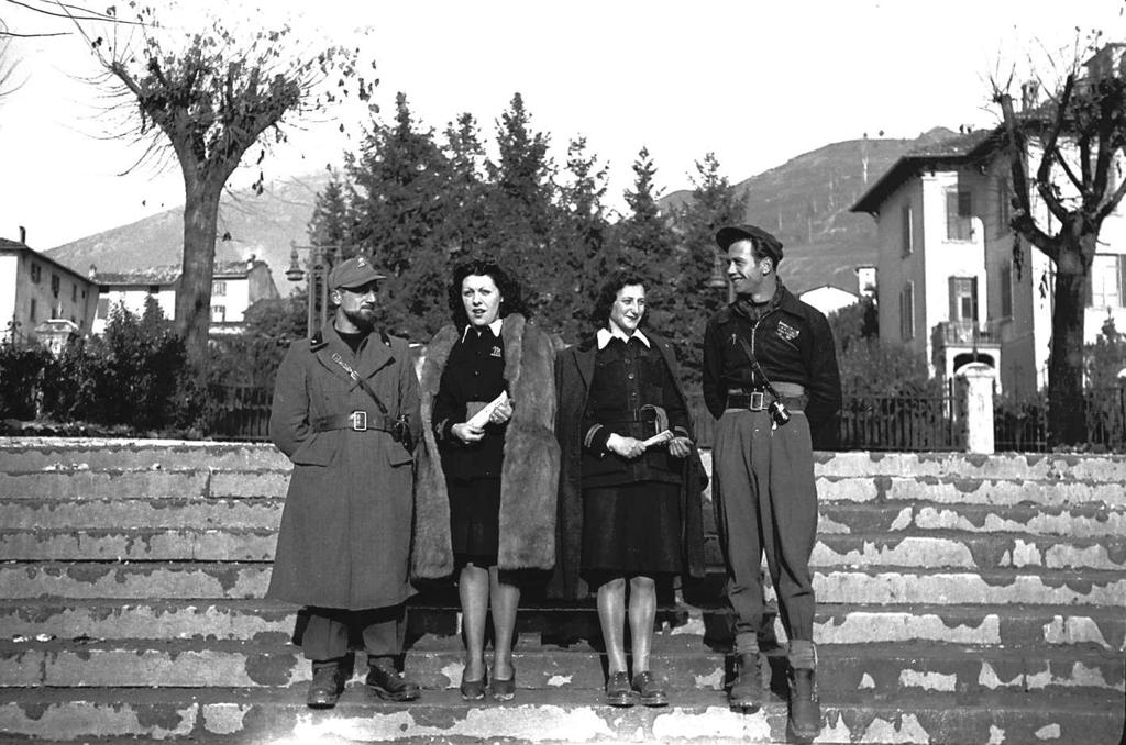 Militari E Signore · Historify