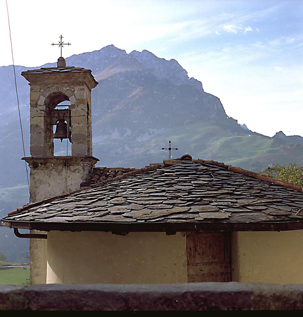Il Tetto Della Chiesa In Piode · Historify
