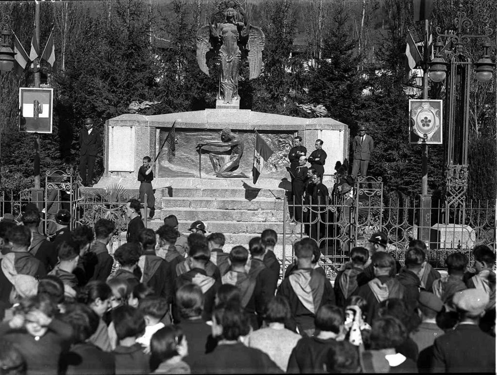 Monumento Ai Caduti · Historify