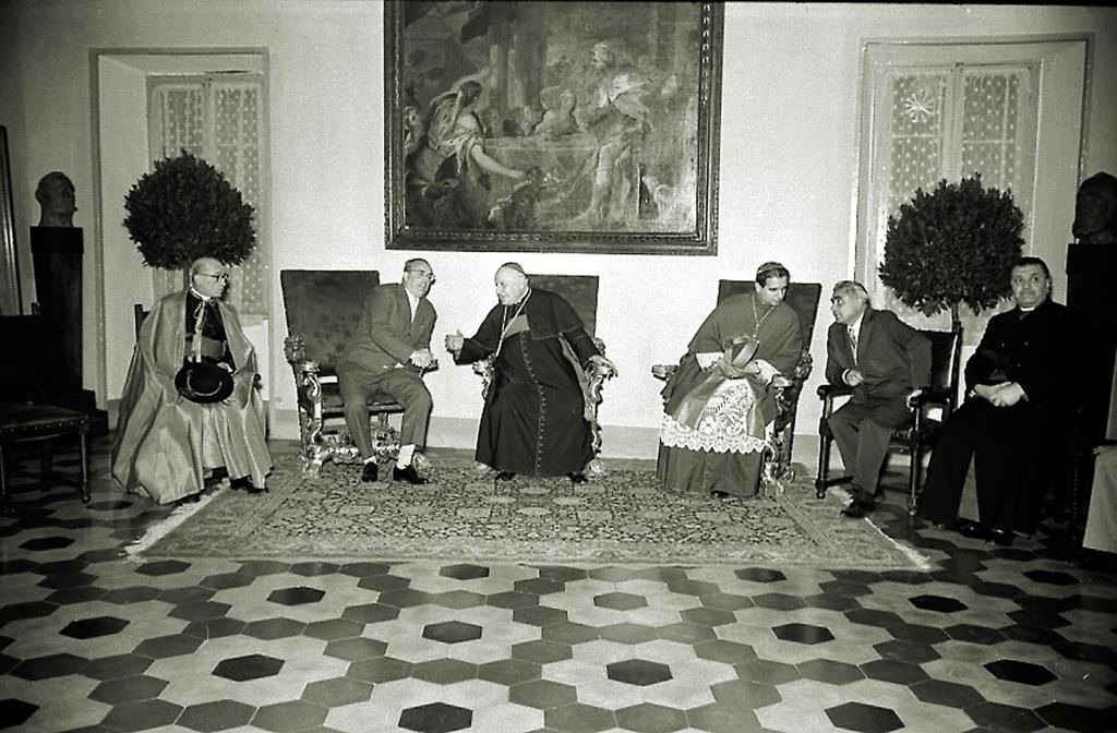 Il Patriarca Angelo Roncalli Al Ricevimento In Comune · Historify