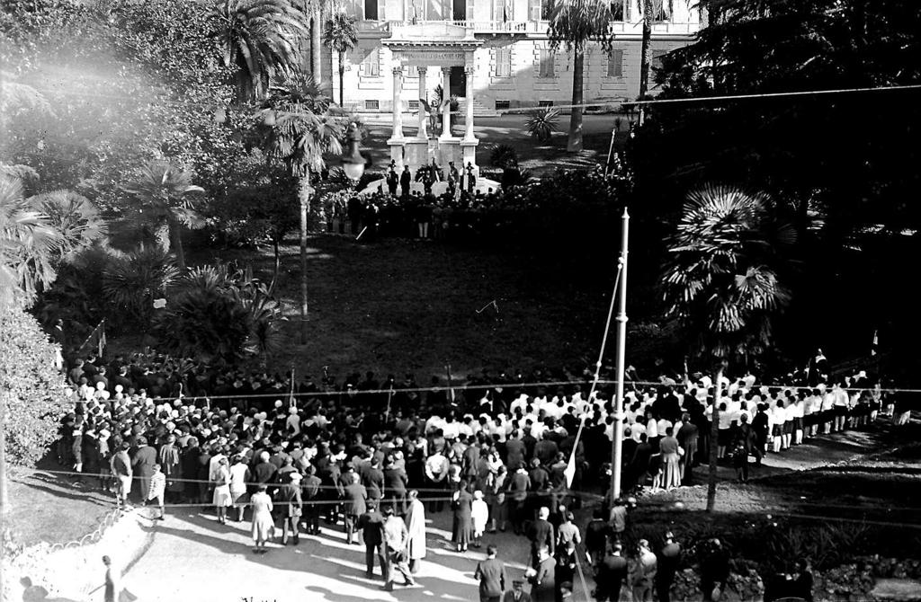 Corteo Funebre Generale Fara · Historify