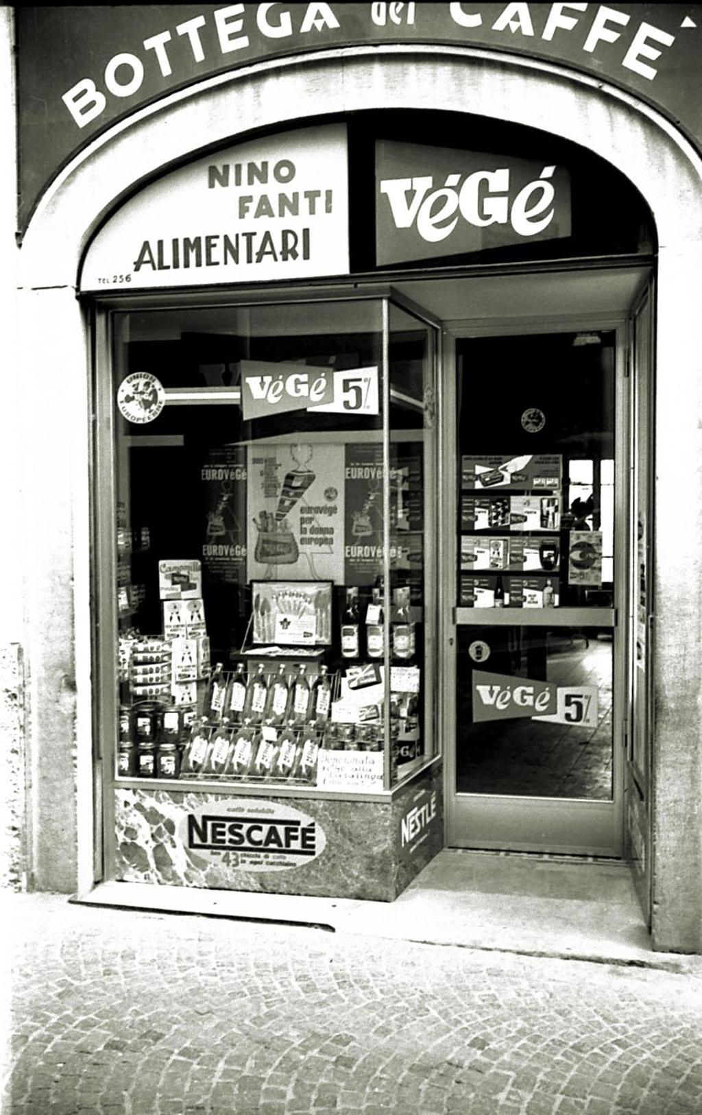 1961-Clusone Via Carpinoni-La Bottega Del Caffe Di Nino Fanti · Historify