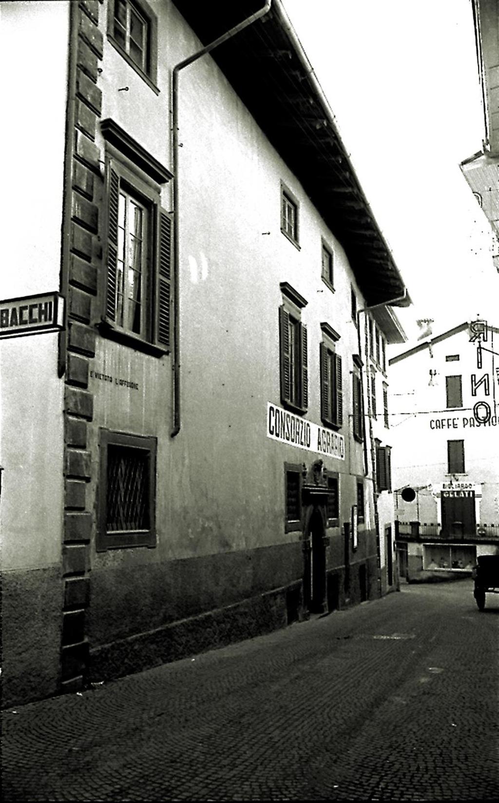 Il Consorzio Agrario In Via Cifrondi · Historify