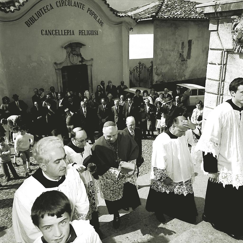 Cerimonia Per Le Cresime · Historify