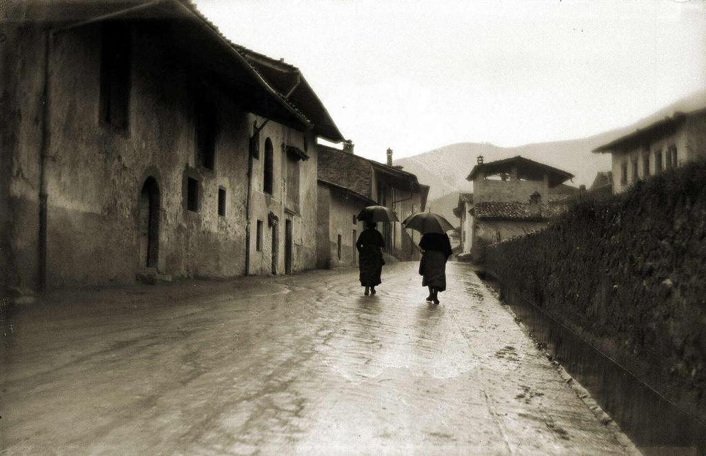 Andando Verso Il Paese · Historify