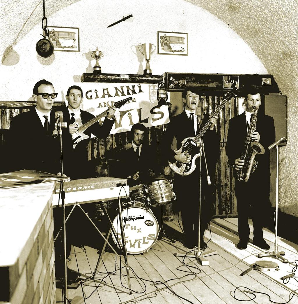 1966-Clusone-Gruppo Musicale Gianni Devils · Historify