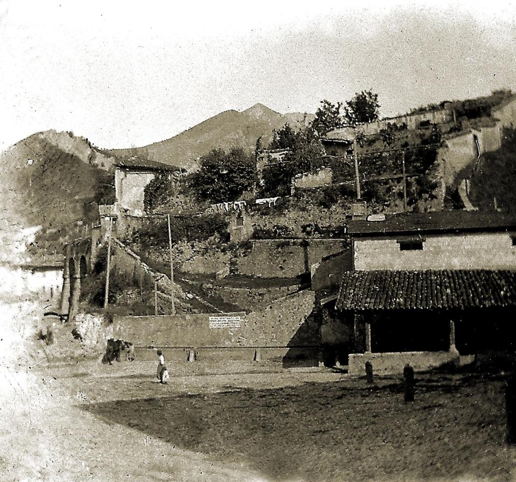Piazza Della Rocca, Clusone · Historify