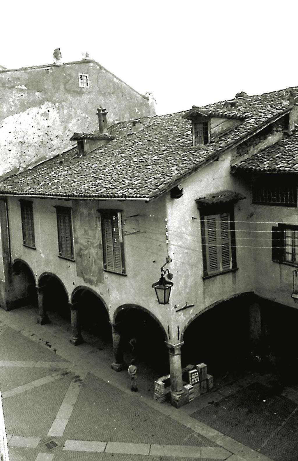 Antica Casa In Piazza Orologio-Portico Del Lino · Historify