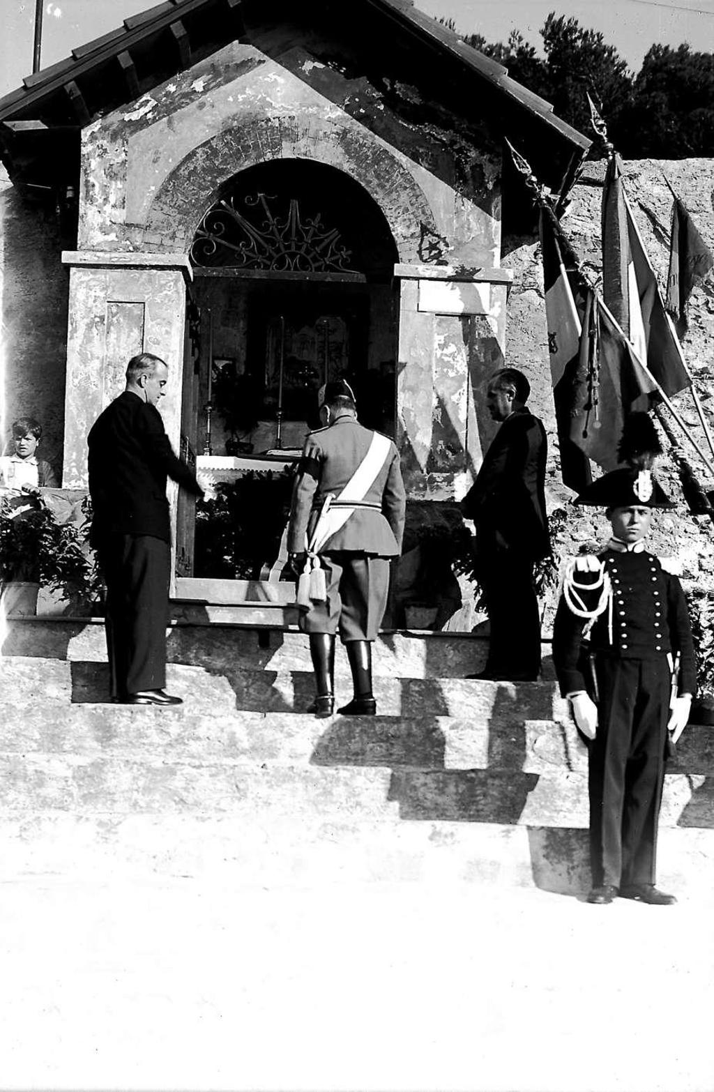Funerale Generale Fara · Historify