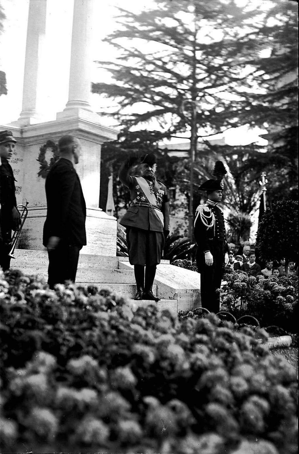 Funerale Generale Fara · Historify