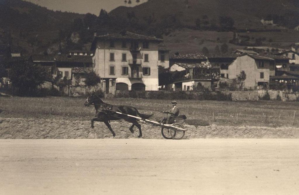 1922-Clusone-V.Le Gusmini-Il Trottatore · Historify
