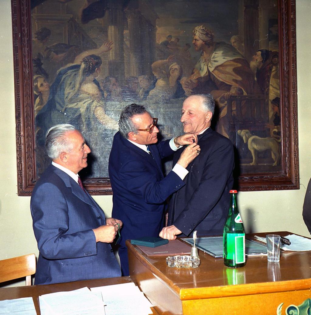 Cavalierato Della Repubblica Conferito Al Sindaco Eugenio Baronchelli · Historify