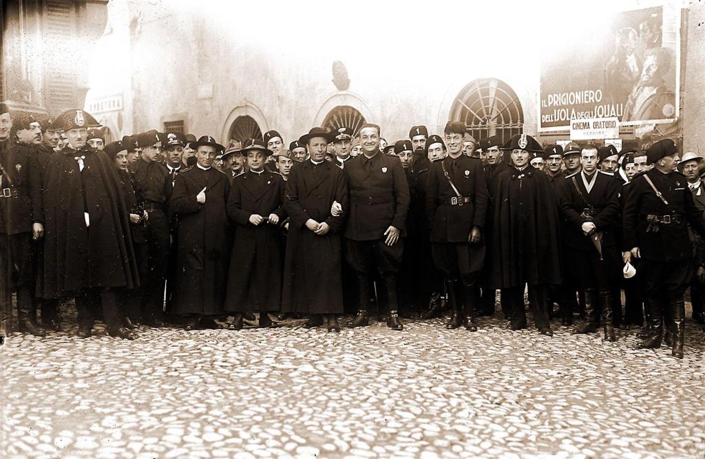 Visita del Federale Morello Morelli · Historify