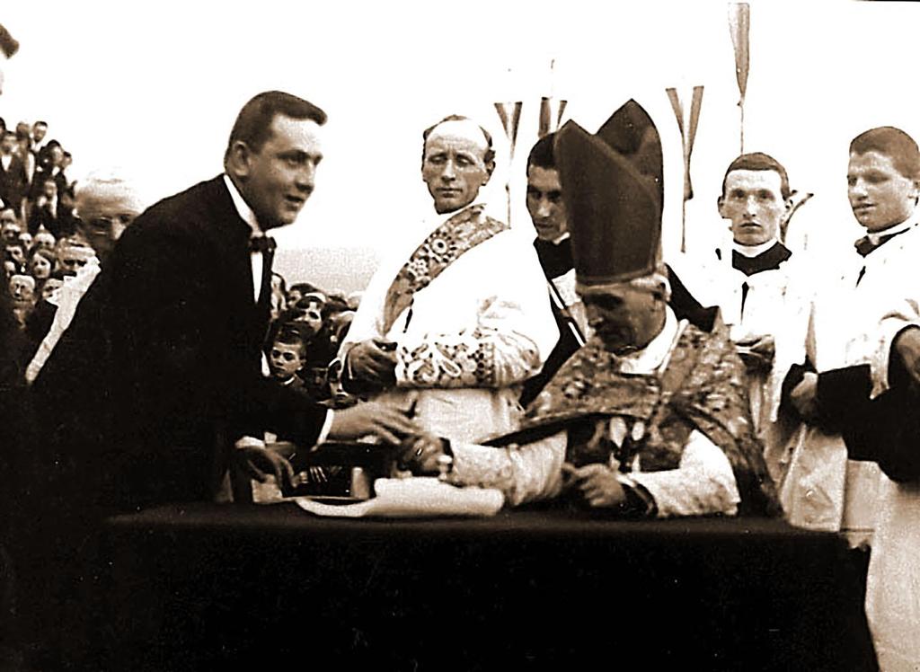 Clusone, 1933: Posa Della Prima Pietra Del Seminario · Historify