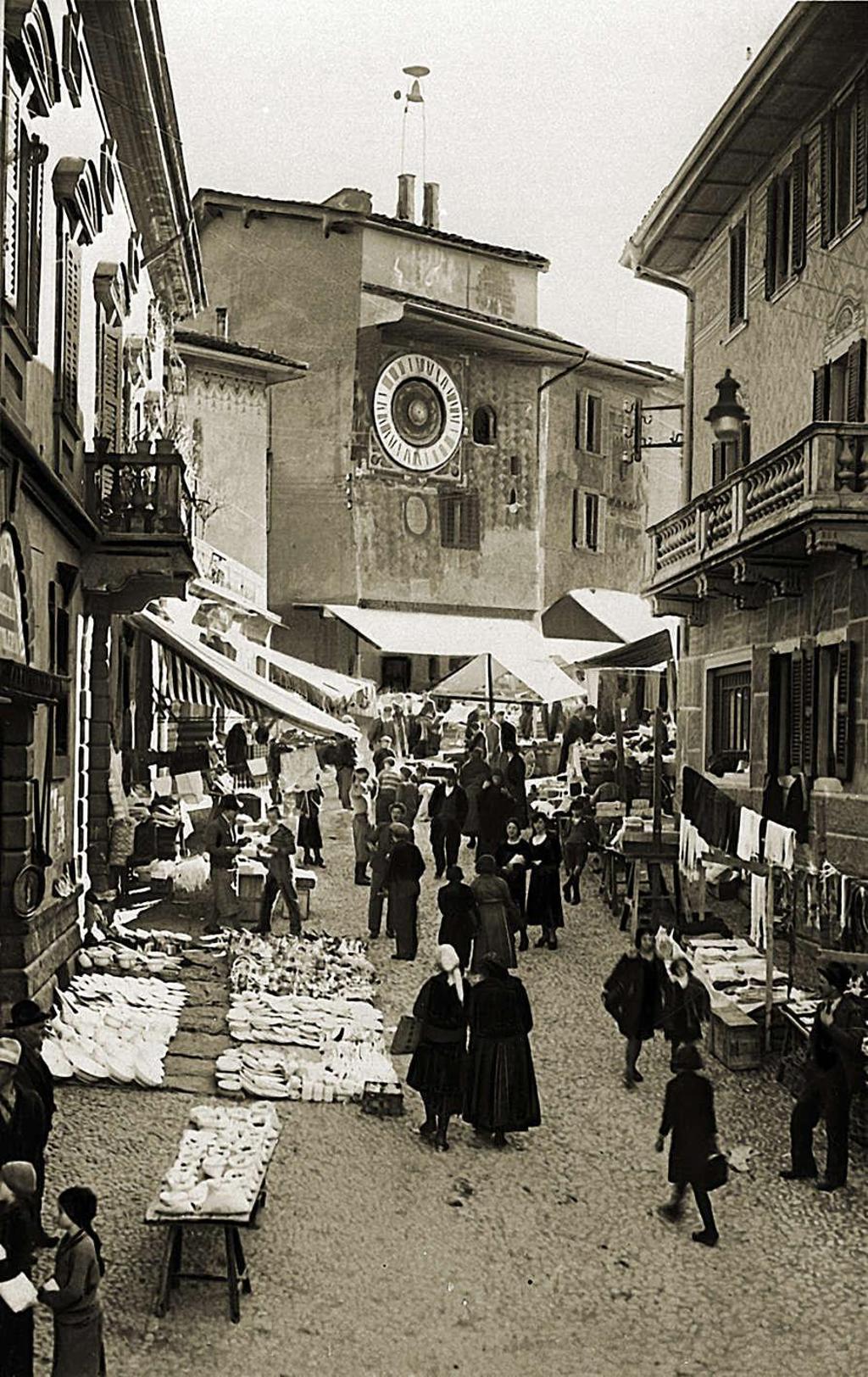 Mercato di Clusone · Historify