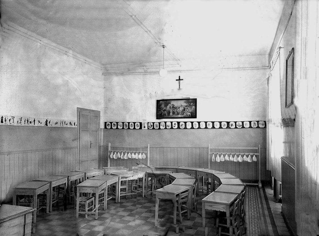 Scuola Materna Dello Stabilimento Pozzi Ponte Selva, Parre 1951 · Historify