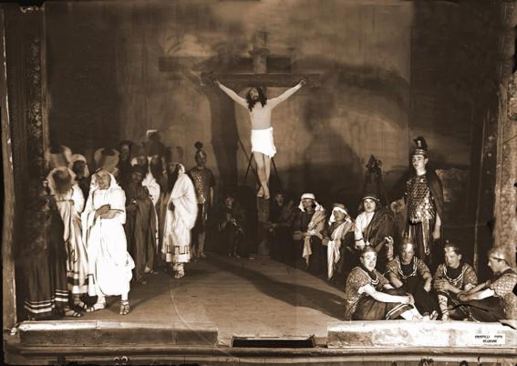 Rappresentazione "La Passione di Cristo" al Teatro dell'Oratorio · Historify