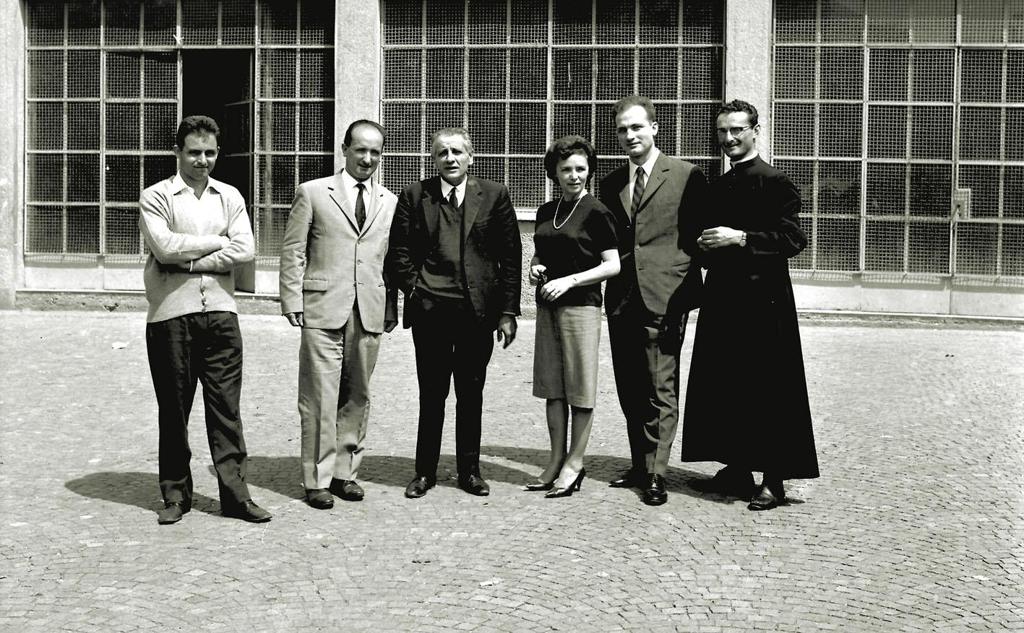 Preside Pacati Pietro E Professori Delle Medie Inferiori · Historify