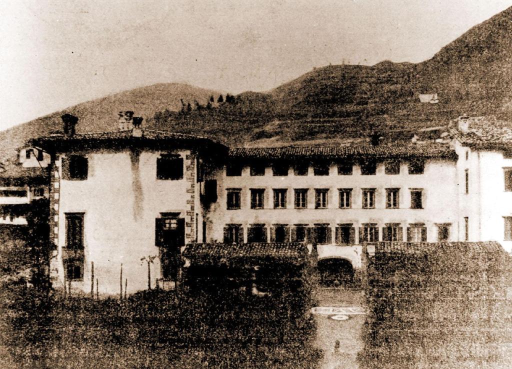 1900-Clusone-Palazzo Della Contessa Clara Carrara Maffeis · Historify