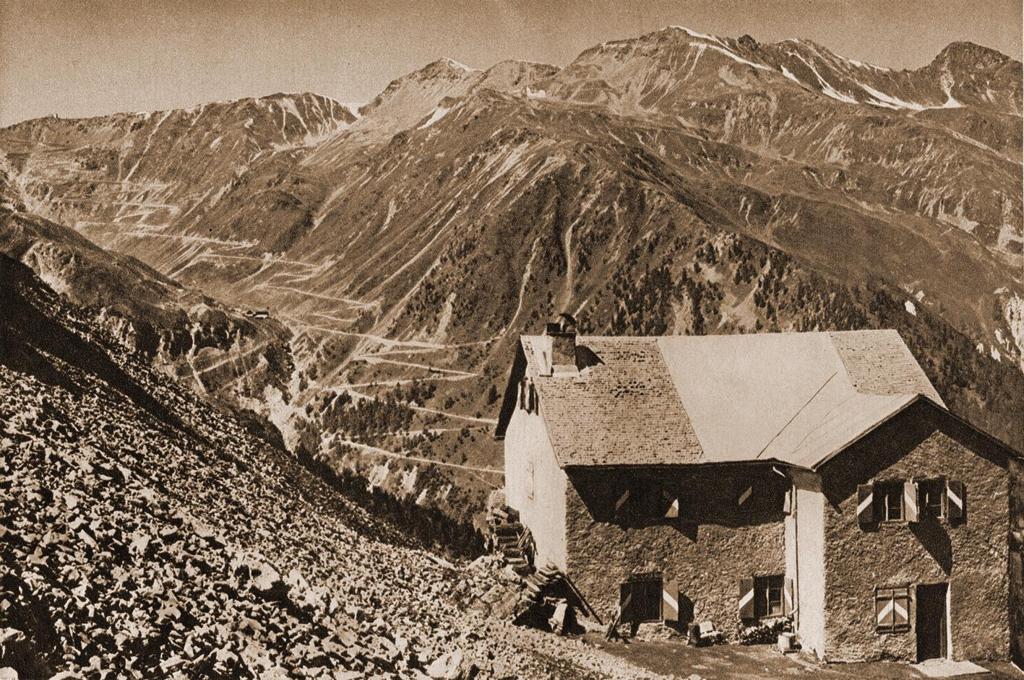 Rifugio Aldo Borletti e strada dello Stelvio · Historify