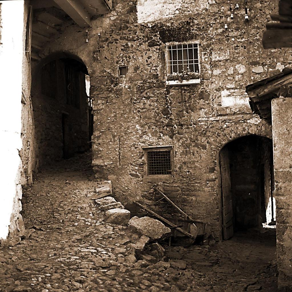 Scorcio Di Piazzolo Di Ardesio · Historify