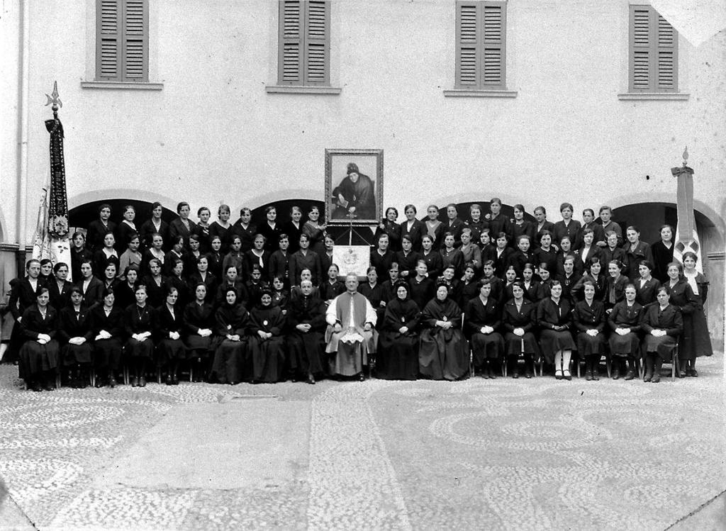 Suore Canossiane Di Clusone · Historify