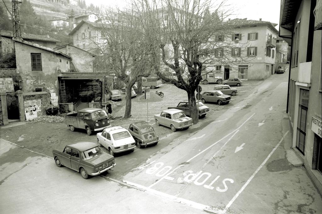 1974-Clusone Veduta Della Esa O Vezza · Historify