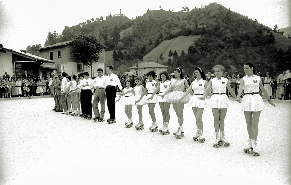 1958-Clusone-Pattinaggio Artistico · Historify