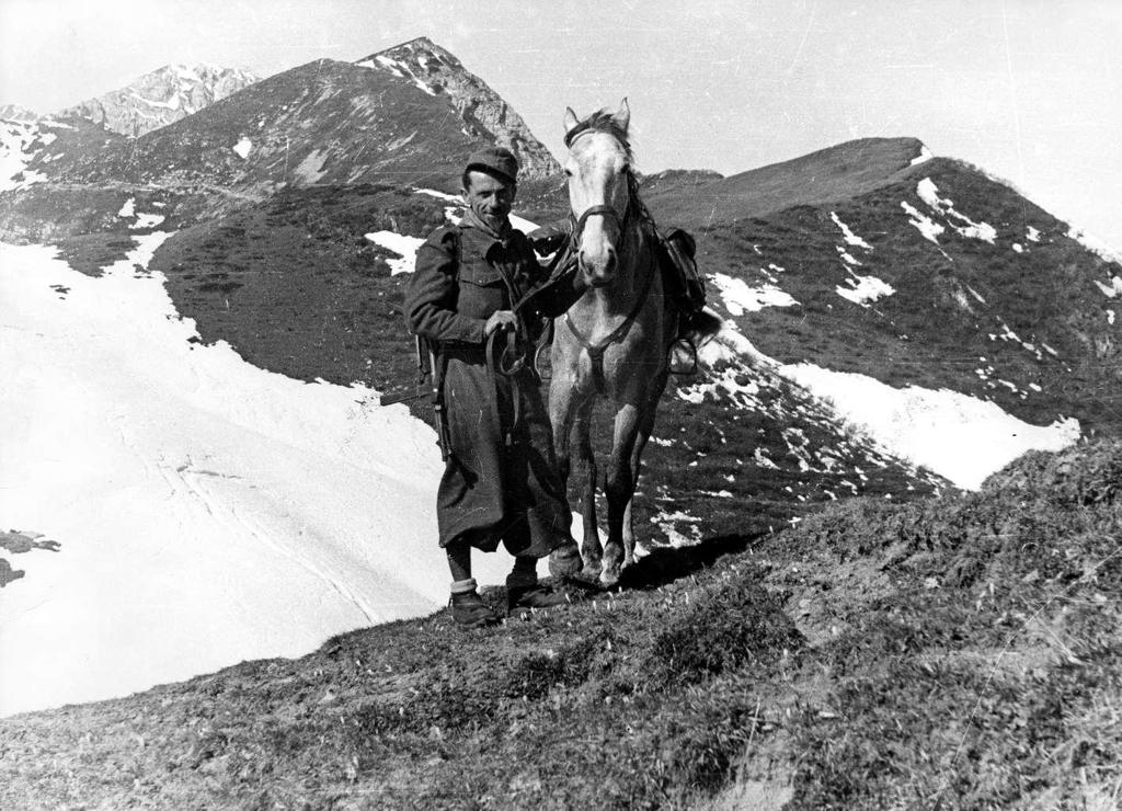 Giovanni Brasi sul monte Vareno · Historify
