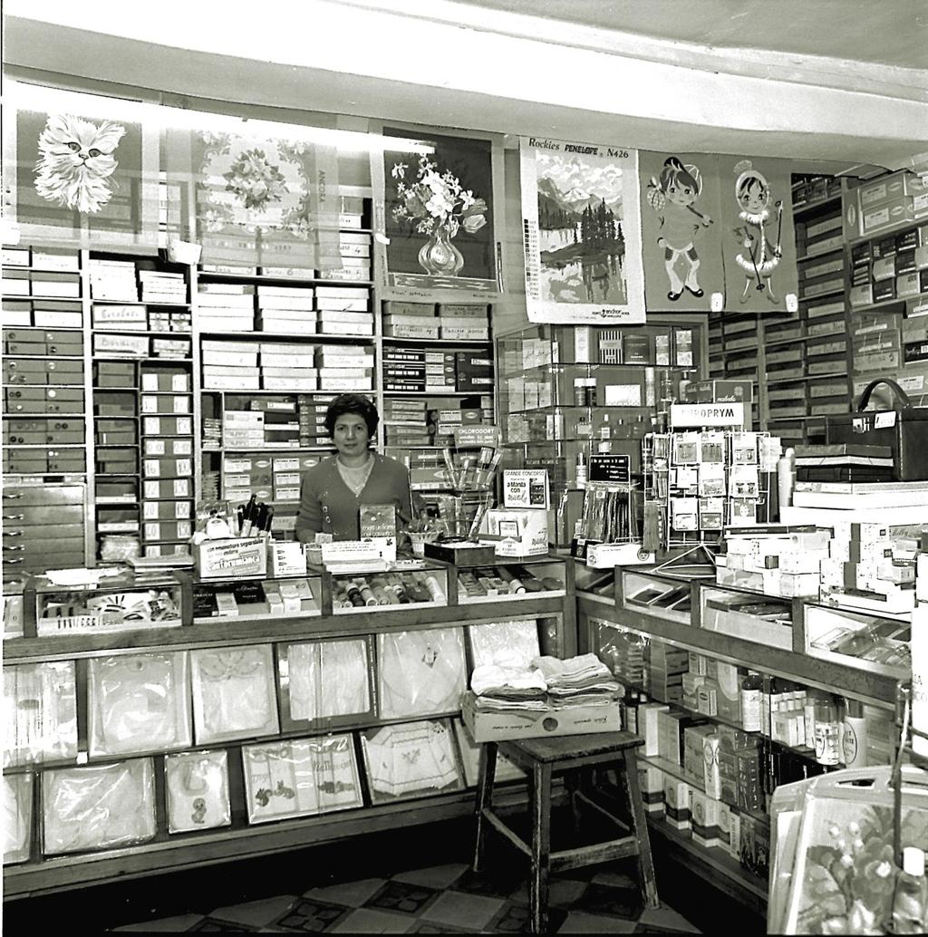 L'Interno Della Merceria Scandella In Via Carpinoni · Historify