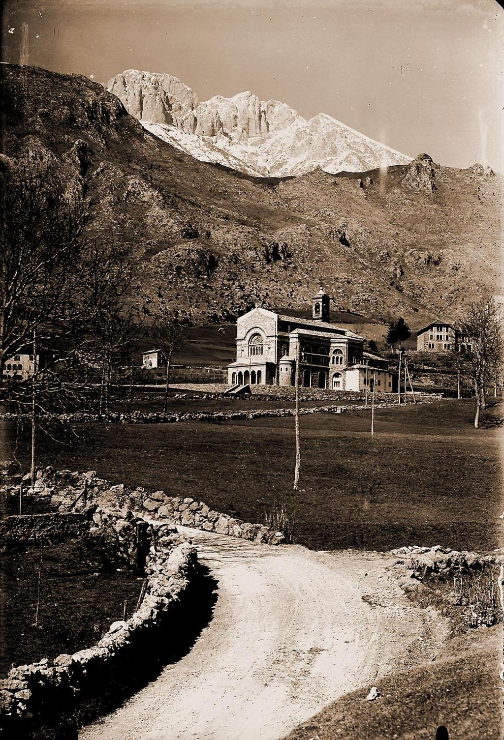 Castione Bratto-La Nuova Chiesa Parrocchiale · Historify