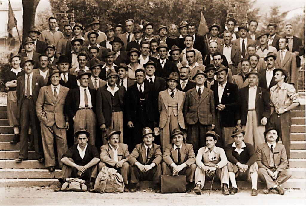 1948-Luglio-Alpini Di Clusone In Congedo Partenza Per Brescia · Historify