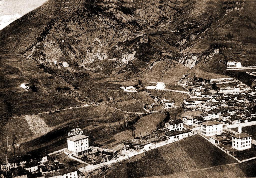 1912 Clusone Un Particolare · Historify