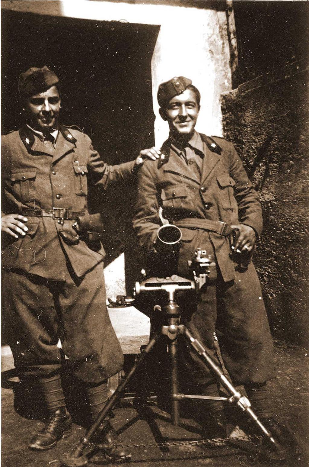 Militari Con Mortaio · Historify