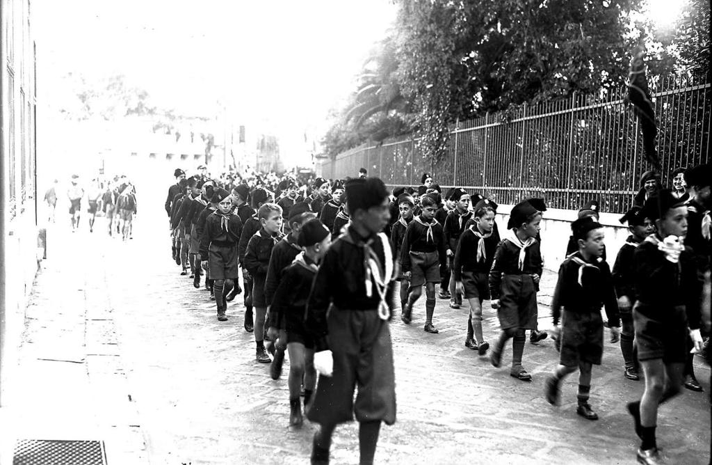 Corteo Funebre Generale Fara · Historify