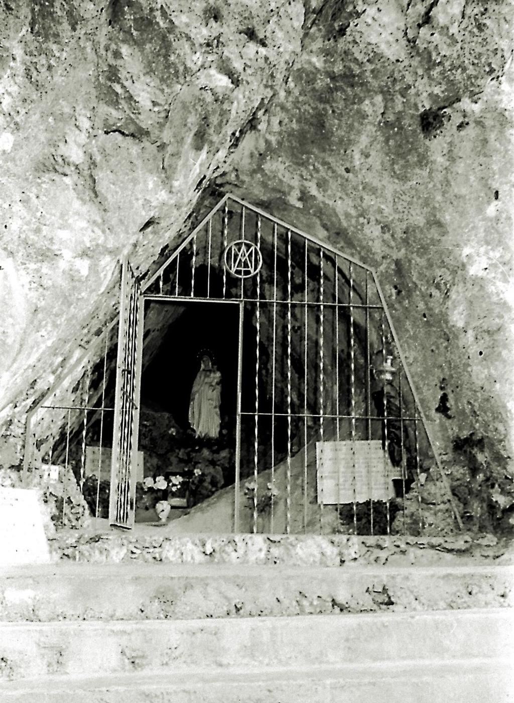 La Grotta Della Madonna Di Lourdes · Historify